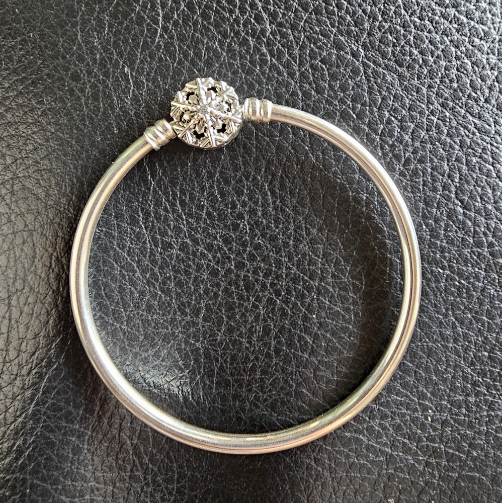Pandora Sparkling Snowflake bangle bracelet